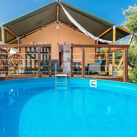 Hotel Prima Insula Glamping Brusici Esterno foto