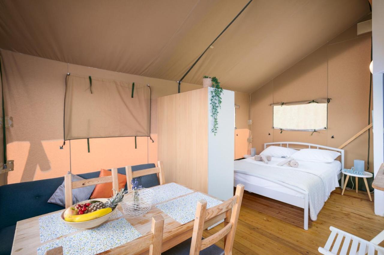 Hotel Prima Insula Glamping Brusici Esterno foto