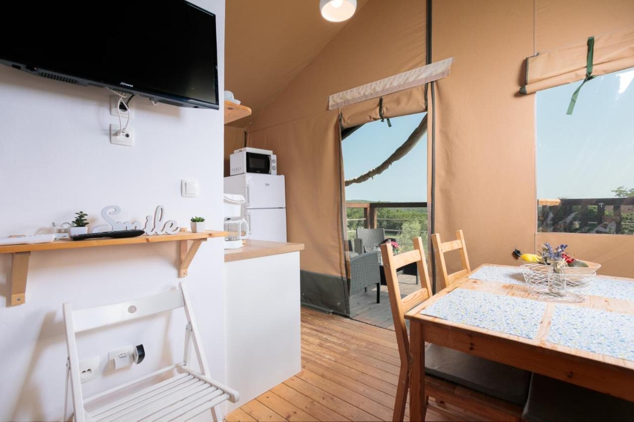 Hotel Prima Insula Glamping Brusici Esterno foto