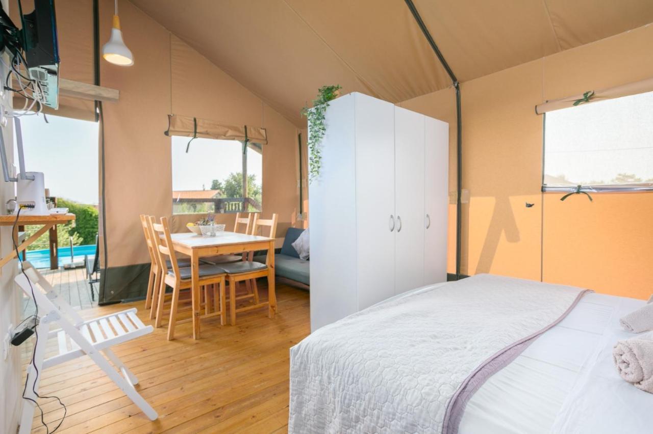 Hotel Prima Insula Glamping Brusici Esterno foto