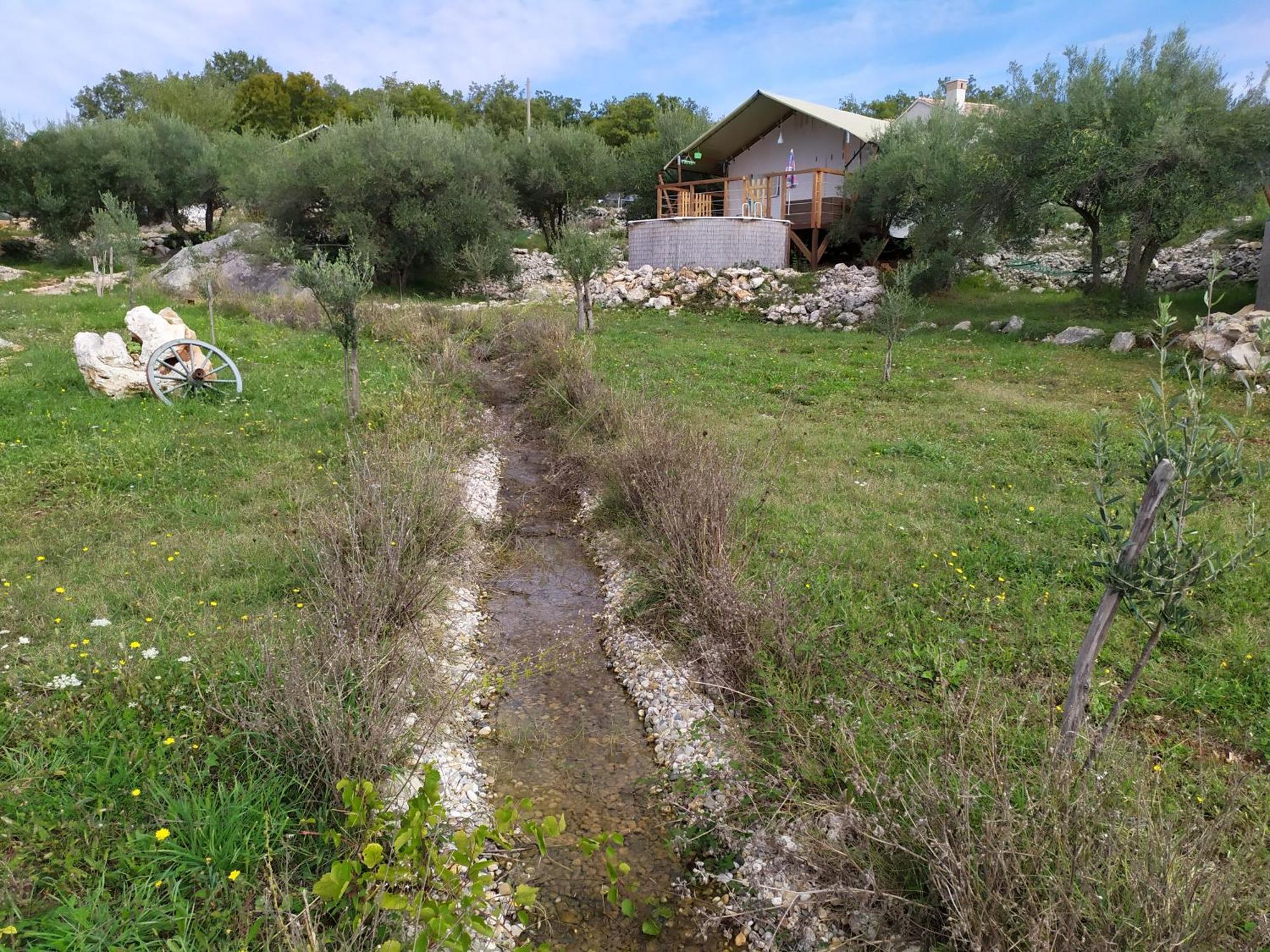 Hotel Prima Insula Glamping Brusici Esterno foto