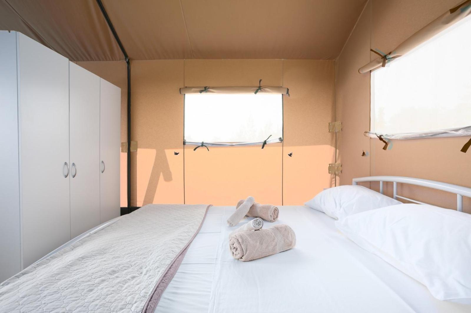 Hotel Prima Insula Glamping Brusici Esterno foto