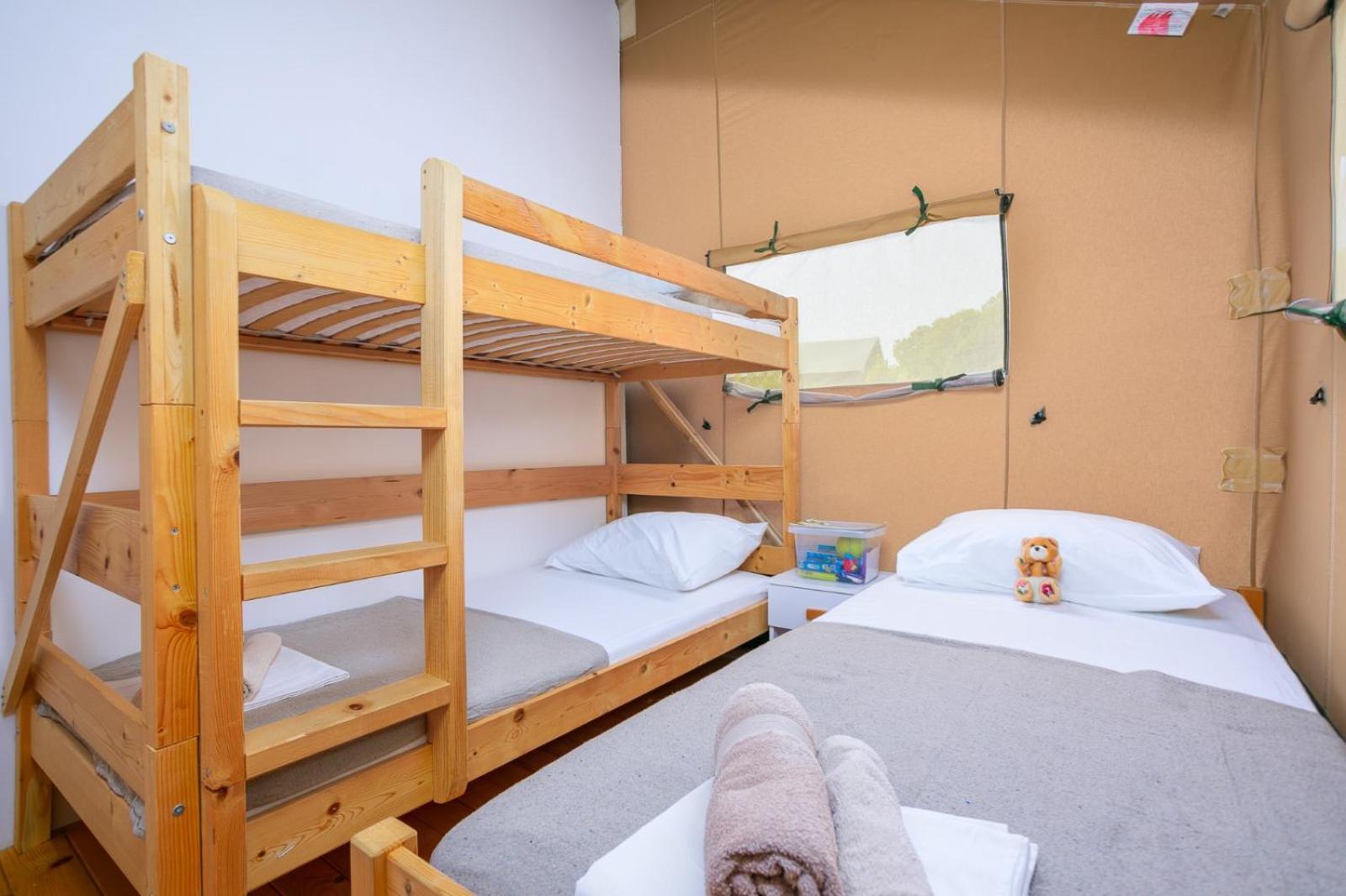 Hotel Prima Insula Glamping Brusici Esterno foto